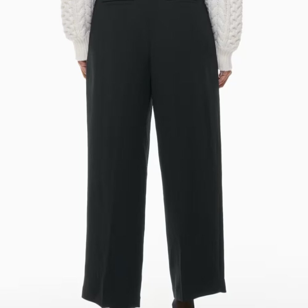 Aritzia Effortless Cropped Pant Cropped Pant - Black - Size 2
